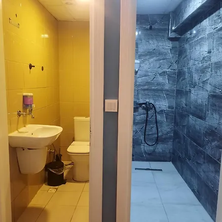 Ξενοδοχείο Armoni Kadikoey 2*